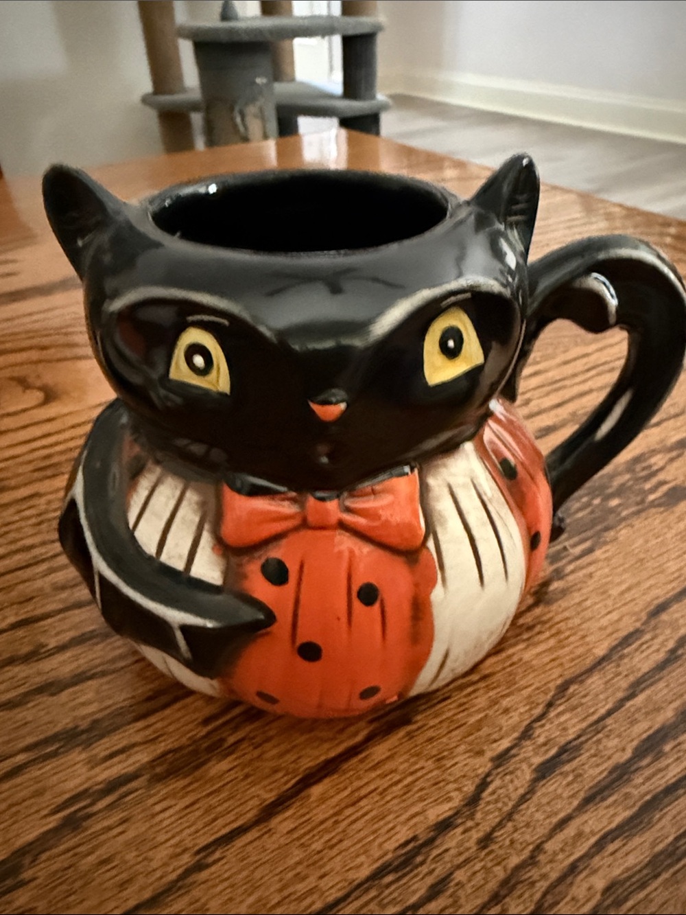 Black & Orange Cat Mug - Decorative Pet-Themed Ceramic Cup